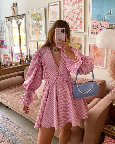 Sara Louise Thomas on Instagram: “THIS DRESS 😍😍😍 that is all. 💗(pr products)” Mini Robes, Summer Dress Outfits, Mode Inspo, Lantern Sleeve, Pink Plaid, Mode Inspiration, Mini Dress With Sleeves, Babydoll Dress, Peter Pan