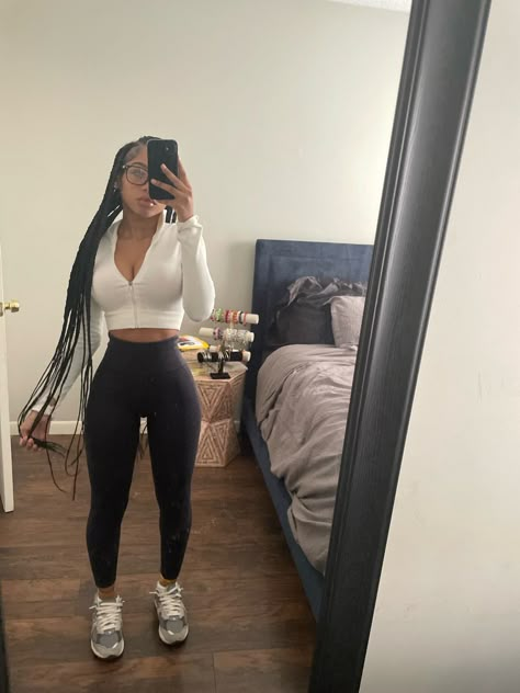 Grey Unitard Outfit, Cute Outfits For The Mall, Bummy Outfits For School Lazy Days, Basic Outfits Black Women, Cute Bummy Outfits For School, Leggings Outfit Black Women, Bummy Outfits For School, White Leggings Outfit, Monday Outfits