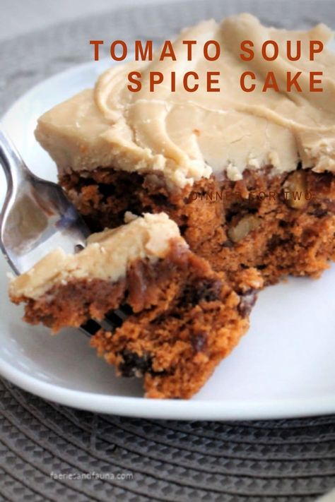 Easy Pecan Desserts, Pecan Desserts Easy, Tomato Soup Cake Recipe, Pecan Dessert Recipes, Tomato Soup Cake, Pecan Desserts Recipes, Brown Sugar Icing, Desserts Thanksgiving, Desserts Around The World