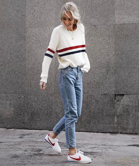 Nike Cortez Outfit Woman, Nike Cortez Outfit, Air Max Outfit, Shirt Style Tops, Vogue Style, Keds Style, Art Outfit, Women Street, Street Style Paris