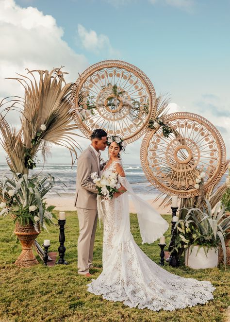 Tropical Wedding Bouquets, Boho Wedding Ceremony, Paradise Wedding, Intimate Wedding Photography, Greenhouse Wedding, Wedding Dress Boutiques, Boho Wedding Inspiration, Wedding Aisle, Wedding Shots