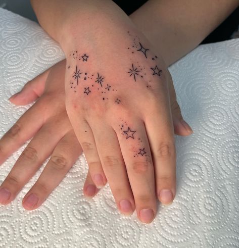 Dainty hand bangers ⭐️ Omg I love doing hand tattoos!!!!!! Client told me she very sensitive to needles and gets a little woozy while in plain sight…… I tattooed her last so she can relax a bit and just shake off the jitters. I had my Client bring a soda and snacks for her on the side in case she got light headed. Once I started tattooing her and she saw that needle she was so at peace. No moving. She wants light headed and she told me “wow” that never happens to me, I usually get ligh... Light Headed, Shake Off, At Peace, Shake It Off, I Tattoo, Hand Tattoos, Bring It On, Snacks, Tattoos