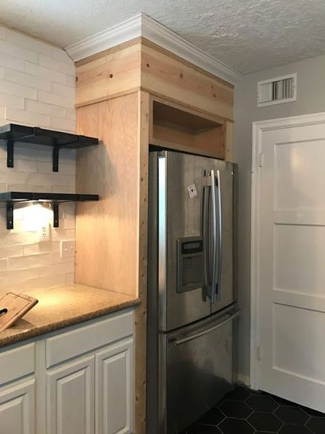 Diy Fridge Surround, Kitchen Renovation Diy Ideas, Kitchen Cabinet Plans, Refrigerator Cabinet, Cabinet Plans, Kitchen Diy Makeover, Diy Kitchen Renovation, Up House, Diy Kitchen Cabinets