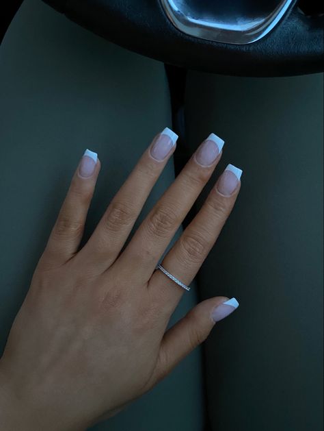 French Tip Acrylic Nails Aesthetic, Dip Nails With Tips, Dip Nail Design, White Dip Nails, Acrylic Nails Aesthetic, Nails With Tips, Dip Nails, Nails Aesthetic, Colored Acrylic