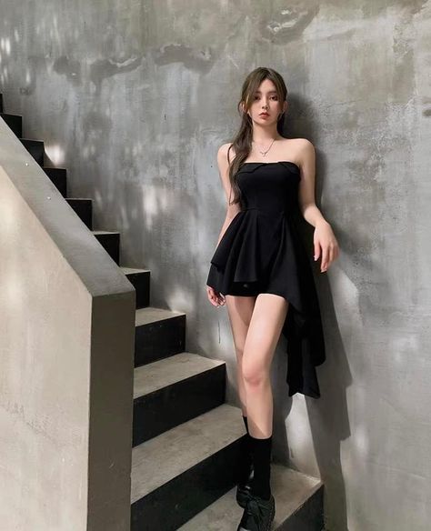 Black Dress For Women, Dress For Women Party, Women Party Dresses, Tube Top And Skirt, Mini Dress Outfit, Gowns Dresses Elegant, Preformance Outfits, Clueless Outfits, Seductive Clothes