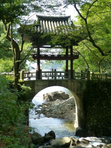 Ancient Korea Aesthetic, Japanese Architecture Drawings, Ancient China Aesthetic, Chinese Bridge, Korea Landscape, Ancient Korea, Ancient Chinese Architecture, Japan Architecture, Asian Architecture