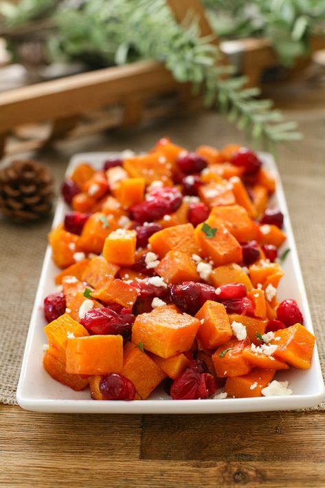 roasted butternut squash and cranberries Honey Roasted Butternut Squash, Butternut Squash With Cranberries, Butternut Squash Recipes Healthy, Oven Roasted Butternut Squash, Resep Vegan, Butternut Squash Recipes Roasted, Roasted Olives, Healthy Butternut Squash, Pastas Recipes