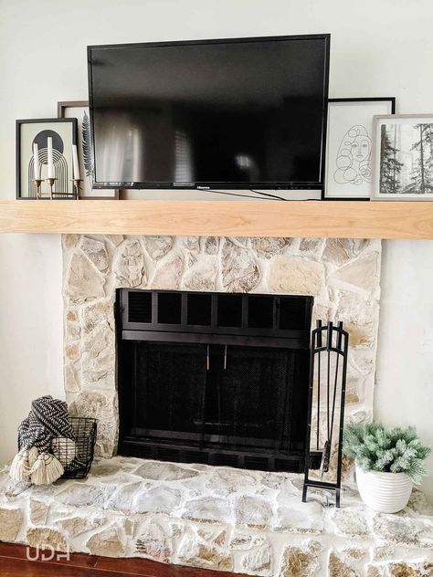 DIY Fireplace Makeover Under $100! Diy Rock Fireplace, Rock Fireplace Makeover, Diy Stone Fireplace, Faux Stone Fireplaces, Stone Veneer Fireplace, Stone Fireplace Makeover, Rock Fireplace, Diy Fireplace Makeover, Fireplace Update