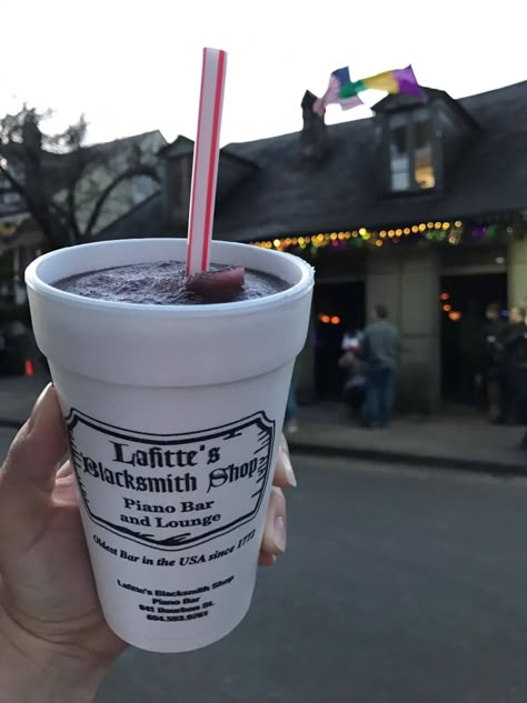 9 Drinks you have to try in New Orleans - Bobo and ChiChi New Orleans Drinks, Nola Bachelorette, New Orleans Travel Guide, New Orleans Vacation, New Orleans Recipes, Louisiana Travel, Visit New Orleans, New Orleans Travel, Big Easy