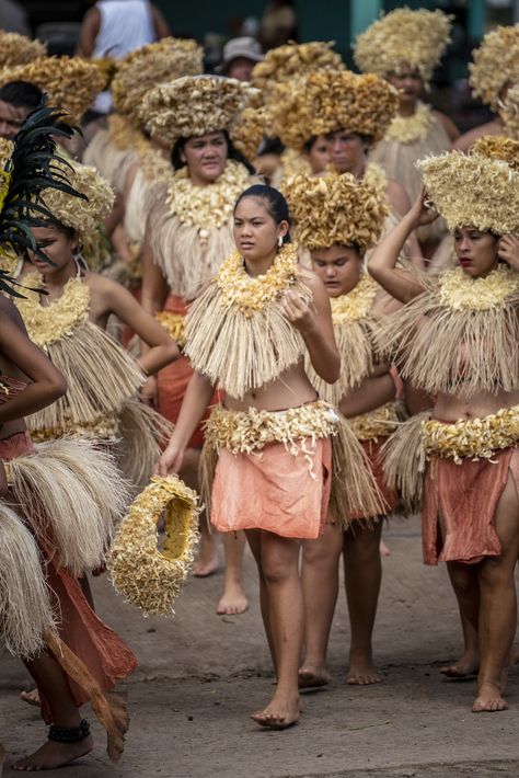 French Polynesia visiting the atolls of Marquesas and Society Islands. Islands include Tahiti, Moorea in the Society Islands. Sailing on the Aranui 5, visited the Marquesas Islands of Hiva Oa, Fatu Hiva, Ua Pou, Ua Huka, Nuku Hiva. Tahuata and Rangiroa in the Tuamotu atoll. Check out the Aranui 5 www.aranui.com/en/ Tahiti Moorea, Nuku Hiva, Moorea Tahiti, French Polynesian Islands, Polynesian People, Tahiti Nui, Tahiti French Polynesia, Marquesas Islands, Philippines Culture