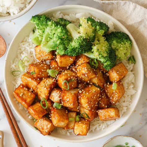 20-Minute Crispy Teriyaki Tofu Recipe - Gathering Dreams Teriyaki Tofu Recipes, Crispy Teriyaki Tofu, Tofu Teriyaki, Entrees Recipes, Dishes To Cook, Teriyaki Tofu, Tofu Recipe, Asian Inspired Dishes, Crispy Tofu