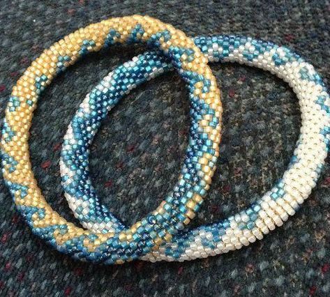 Rope Crochet, Nepal Bracelets, Crochet Bracelets, Crochet Necklaces, Bead Rope, Crochet Beads, Crocheted Jewelry, Crochet Bracelet Pattern, Seed Bead Projects