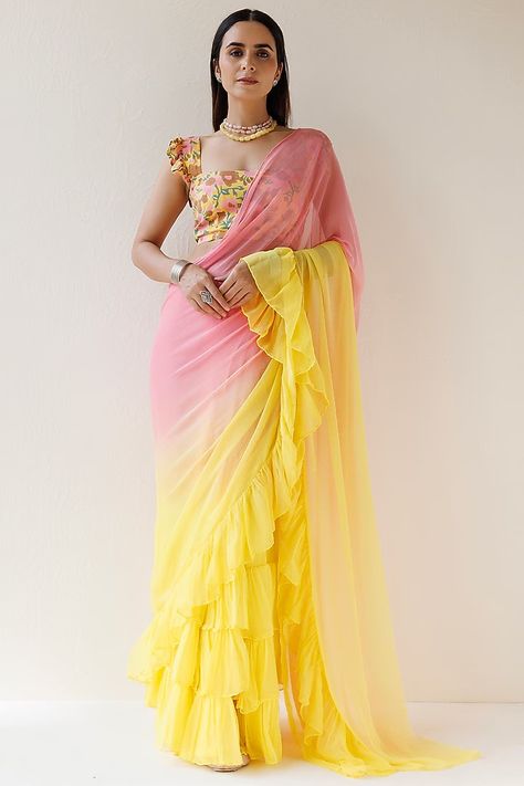 Yellow & Pink Chiffon ombre Pre-Draped Ruffled Saree Set Design by Geroo Jaipur at Pernia's Pop Up Shop 2024 Yellow And Pink Saree, Dress For Haldi Function, Pink Ombre Dress, Saree Combination, Ombre Saree, Ruffled Saree, Haldi Ceremony Outfit, Fashionable Saree, Desi Vibes