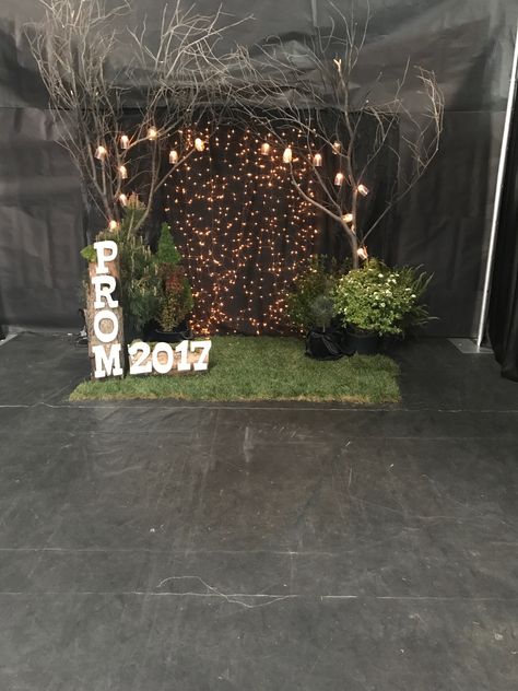 Enchanted Forest Prom, Starry Night Prom, Enchanted Forest Decorations, Prom Planning, Prom Backdrops, Enchanted Forest Party, Enchanted Forest Theme, Garden Party Theme, Prom Themes