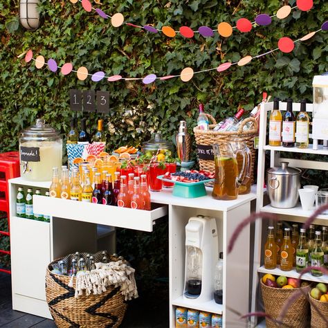 15 Must-Haves for a Beautiful Beverage Station | Brit + Co Beverage Stations, Beverage Station Party, Easy Alcoholic Drinks, Snow Cone Maker, Beverage Station, Summer Party Decorations, Beautiful Bars, Drink Station, Easy Drinks