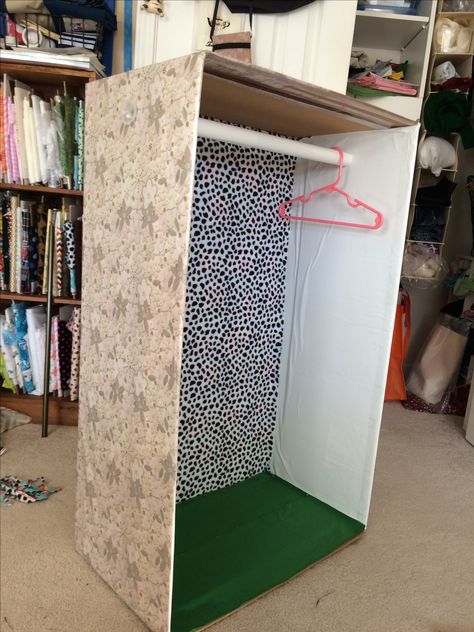 From a cardboard box to dress up clothes closet! Paper Wardrobe Craft, Cardboard Wardrobe Diy, Cardboard Closet, Cardboard Almirah Diy, Dress Organization, Diy Doll Closet Cardboard, Cardboard Wardrobe, Diy Doll Closet, Diy Doll Room Cardboard Boxes