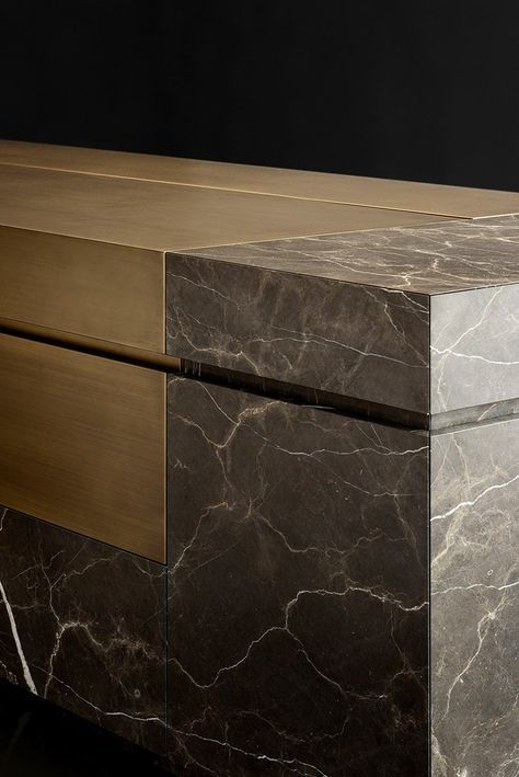 A big monolith in natural stone and bronze Millwork Details, Joinery Design, Joinery Details, Counter Design, Kitchen Marble, Kitchen On A Budget, Furniture Details, Reception Desk, Kitchen Projects