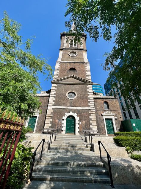 Happy Sunday! Today we are at the entrance to St Botolph's Aldgate. Also known as Aldgate Church or St Botolph without Aldgate and Holy Trinity Minories, it is located just outside the line of the city's former eastern walls, now the East End of London. Photo Credit: © Ursula Petula Barzey. #LetsDoLondon #VisitLondon Things To Do In London, Visit London, Holy Trinity, The East, Happy Sunday, Ferry Building San Francisco, The Line, Photo Credit, Entrance