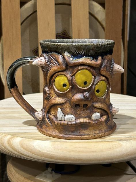 Mugs With Faces, Ceramic Creatures, Monster Mug, Ceramic Monsters, Clay Monsters, Face Jugs, Pottery Pots, Alien Abduction, Pinch Pots