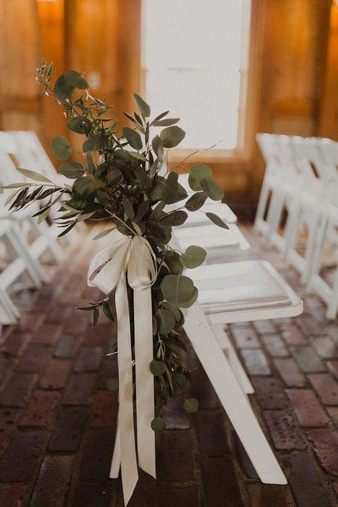 Eucalyptus Decor, Pew Decor, Wedding Eucalyptus, Wedding Isles, Simple Wedding Decorations, Church Wedding Decorations, Wedding Aisle Decorations, Eucalyptus Wedding, Aisle Decor