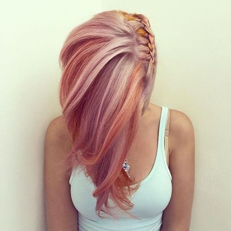 40 Pink Hairstyles as the Inspiration to Try Pink Hair Buttery Blonde, Side Braid Hairstyles, Latest Hair Color, Peach Hair, Pastel Pink Hair, Makijaż Smokey Eye, Penteado Cabelo Curto, Rose Gold Hair, Pastel Hair