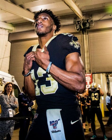 Black Football Players, Alvin Kamara, Nfl Saints, New Orleans Saints Football, Michael Thomas, Nfl Photos, Saints Football, Who Dat, Star Wars Comics