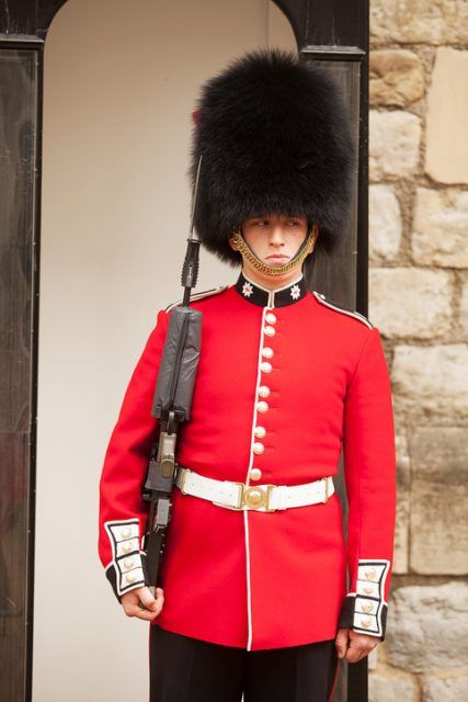 Secret Rules and Protocol of the Queen’s Royal Guard British Guard, Coldstream Guards, Grenadier Guards, Queens Guard, British Uniforms, Horse Guards, British Armed Forces, Royal Guard, Royal Marines