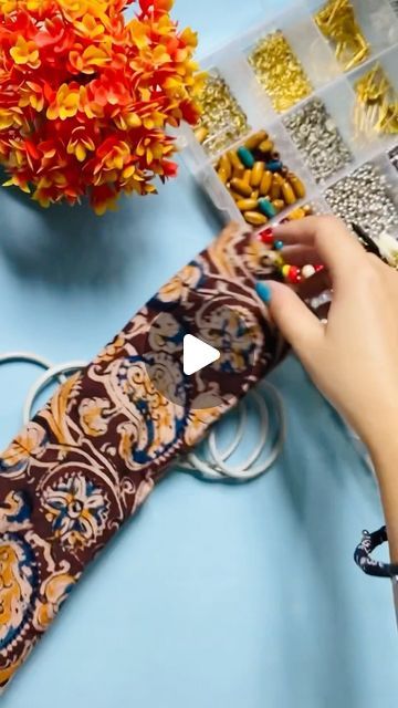 Toran With Bangles, Navratri Fabric Jewellery, Diy Thread Bangles, Handmade Fabric Bangles, Handmade Bangles Diy, Fabric Bangles Diy, Bangles Thread Design, Diy Navratri Bangles, How To Make Fabric Bracelets