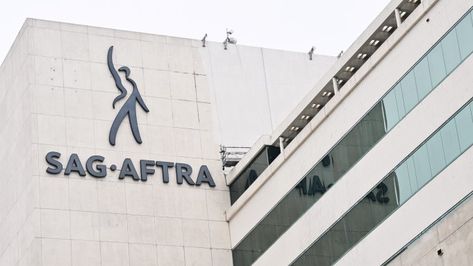 SAG-AFTRA Expected to Negotiate Over the Weekend Sag Aftra, Fran Drescher, Summer Movie, Thursday Afternoon, Economic Systems, The Oc, Return To Work, George Clooney, Good Wife