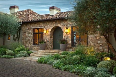 Smooth Stucco, Mediterranean Style Homes, Casa Country, Stucco Exterior, Tuscan House, Mediterranean Design, Italian Home, Spanish Style Homes, Dry Creek