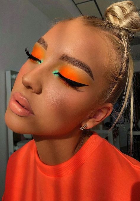 Easter Makeup Looks, Magic Makeup, Vibrant Makeup, Orange Eyeshadow, Pastel Makeup, Bold Eye Makeup, Orange Makeup, Cute Eye Makeup, Easter Makeup