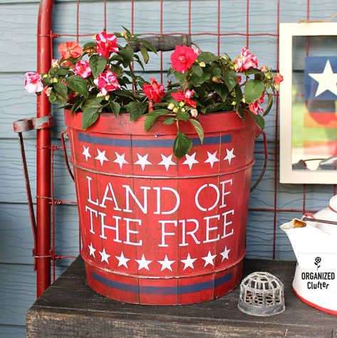 Patriotic Centerpieces, Organized Clutter, Patriotic Diy, Stencil Wood, Thrift Store Decor, Clothes Pin Wreath, Wooden Planter, Country Gardens, Framed Flag