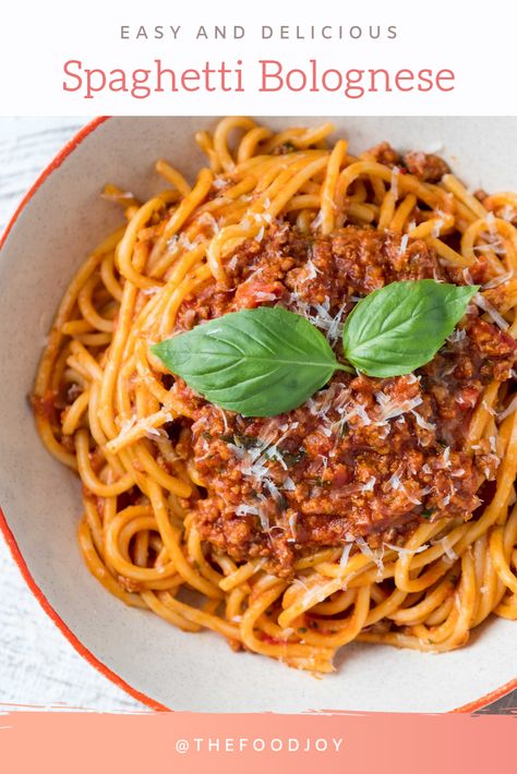 Bolognese Sauce Authentic, Best Bolognese Sauce, Spaghetti Bolognese Recipe, Dairy Free Pasta, Pasta Bolognese, Dairy Free Dinner, Bolognese Recipe, Vegan Pasta Recipes, Pasta Dinners