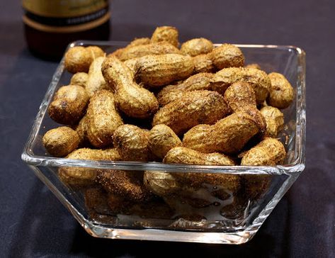 Try Deep Fried Peanuts! You'll just need Peanuts, 2 c Lard, 2 c Peanut Oil, 1 Lb Green Peanuts in shell, 2 T Spice Blend (see below), Spice Blend, 1/4 c... Fried Peanuts Recipe, Peanuts In Shell, Tailgate Snacks, Boiled Peanuts, Bite Size Snacks, Deep Fried Food, Football Snacks, Peanut Recipes, Fried Foods