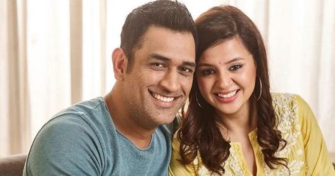 Ms Dhoni Wife, 11th Wedding Anniversary, Ms Dhoni Photos, Big Six, Becoming A Father, Ms Dhoni, Chennai Super Kings, Camera Shy, News Paper