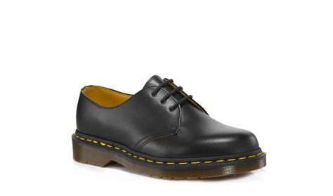 Basic footwear Dr Martens Boots Men, Dr Martens Store, Martin Shoes, Doc Martens Boots, Leather Footwear, Martin Boots, Shoes Leather, Shoe Obsession, Doc Martens