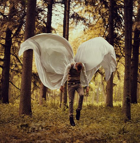 Surreal Self-Portraits by Kyle Thompson Kyle Thompson, Dancers Among Us, Francesca Woodman, Creative Self Portraits, Green Angel, Boy Portrait, Wow Photo, White Guy, Self Photography