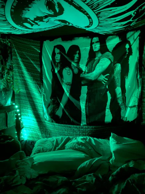 Goth room type o negative tapestry alternative room Alternative Room Ideas, Room Ideas Aesthetic Tapestry, Alternative Apartment, Type O Negative Aesthetic, Type O Negative Wallpapers, Bedroom Alternative, Room Ideas Grunge, Type O Negative Wallpapers Pc, I Dont Wanna Be Me Type O Negative