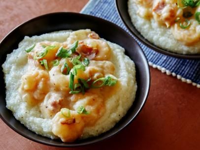 Kardea Brown Shrimp And Grits, Kardea Brown Recipes, Gullah Recipes, Seafood Entree, Kardea Brown, How To Cook Grits, Shrimp N Grits Recipe, Gullah Geechee, Creamy Grits