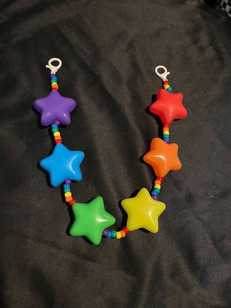 Kidcore Accessories, Diy Kandi, Pocket Chain, Kandi Kid, Kandi Patterns, Spring Valley, Kandi Bracelets, Rainbow Star, Ball Pit