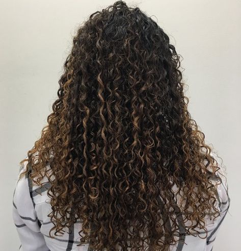 Tight Curls Perm for Long Hair Tight Curl Perm, Perms For Medium Hair, Bad Perm, Spiral Perms, Perm Styles, Perm Ideas, Types Of Perms, Long Perm, Loose Perm