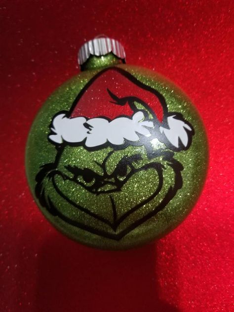 Glitter Ornaments Diy, Grinch Decorations, Mini Christmas Ornaments, Bulb Ornaments, Light Bulb Ornaments, Grinch Ornaments, Bird Christmas Ornaments, Painted Christmas Ornaments, Christmas Themes Decorations