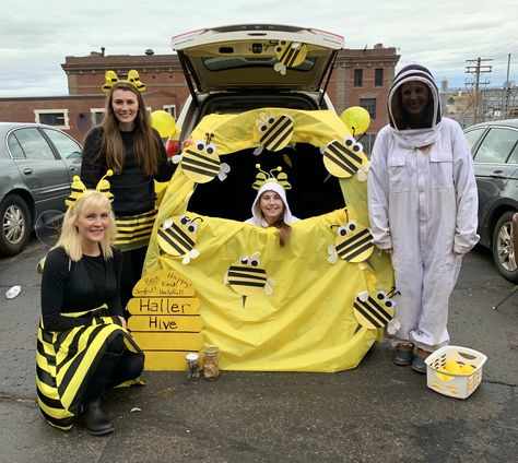 Bee Trunk Or Treat Ideas For Cars, Honey Bee Trunk Or Treat, Bee Attitudes Trunk Or Treat, Honey Trunk Or Treat, Beehive Trunk Or Treat Ideas, Sunflower Trunk Or Treat, Bee Themed Trunk Or Treat, Beehive Trunk Or Treat, Bumble Bee Trunk Or Treat