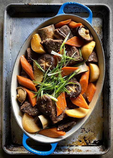 Tender and literally falling off the bone, Galbi Jjim is the most deliciously sweet and savory Korean braised short ribs dish Korean Braised Short Ribs, Galbi Jjim, Small Red Potatoes, Braised Short Ribs, Candied Ginger, Carrot And Ginger, Beef Short Ribs, Red Potatoes, Authentic Recipes