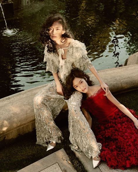 Central Park Editorial, Editorial Moodboard, Park Shoot, Debut Photoshoot, Creative Fashion Photography, Dreamy Photography, Instyle Magazine, Fashion Creative, Dynamic Duo