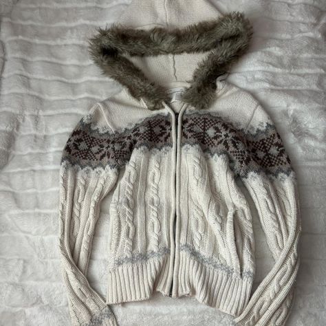 Aeropostale Fur Zip Up Knit Hoodie   SIZE... - Depop 2000s Hoodie, Early 2000s Outfits, Fur Hoodie, 2000s Outfits, Knit Hoodie, Kinds Of Clothes, Causual Outfits, Winter Fits, Aeropostale