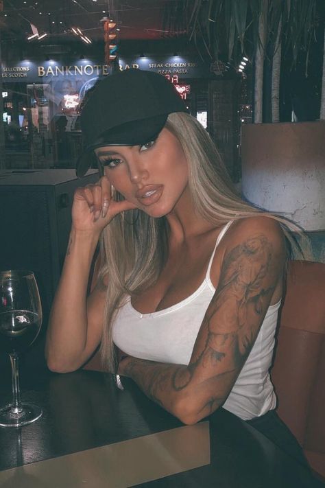 Summer Cjs, Blonde Tattoo, Tattoed Women, Forearm Tattoo Women, Hair Tattoos, Beauty Guru, Outfits With Hats, Dream Hair, Girl With Hat