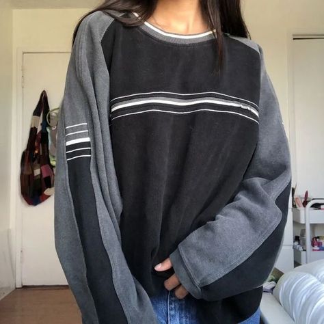 Grunge Sweatshirt, Preppy Mode, Fashion 90s, Striped Sweatshirts, Cute Outfits For School, Autumn Clothes, Korean Casual, Top Streetwear, Winter Hoodies