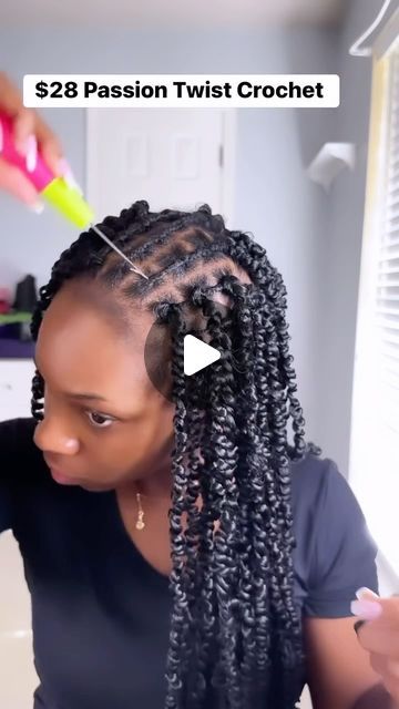 Individual Crochet Braid Pattern, How To Crochet Braids For Beginners, Crotchet Hairstyles Quick, Crochet Braid Styles Ideas Black Hair, No Braid Crochet Styles, How To Crochet For Beginners Hair, Crochet Styles Hairstyles, How To Do Crochet Braids, Crotchet Braids Pattern Hair