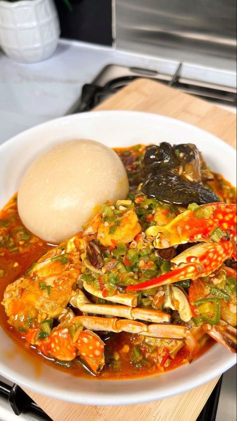 Seafood Okro Soup, African Food Fufu, Fufu Recipe Africans And Soup, Okro Soup Nigerian Food, Fufu Aesthetic, Fufu Recipe Africans, Fufu And Soup, Nigerian Fufu Recipe, Nigerian Fufu